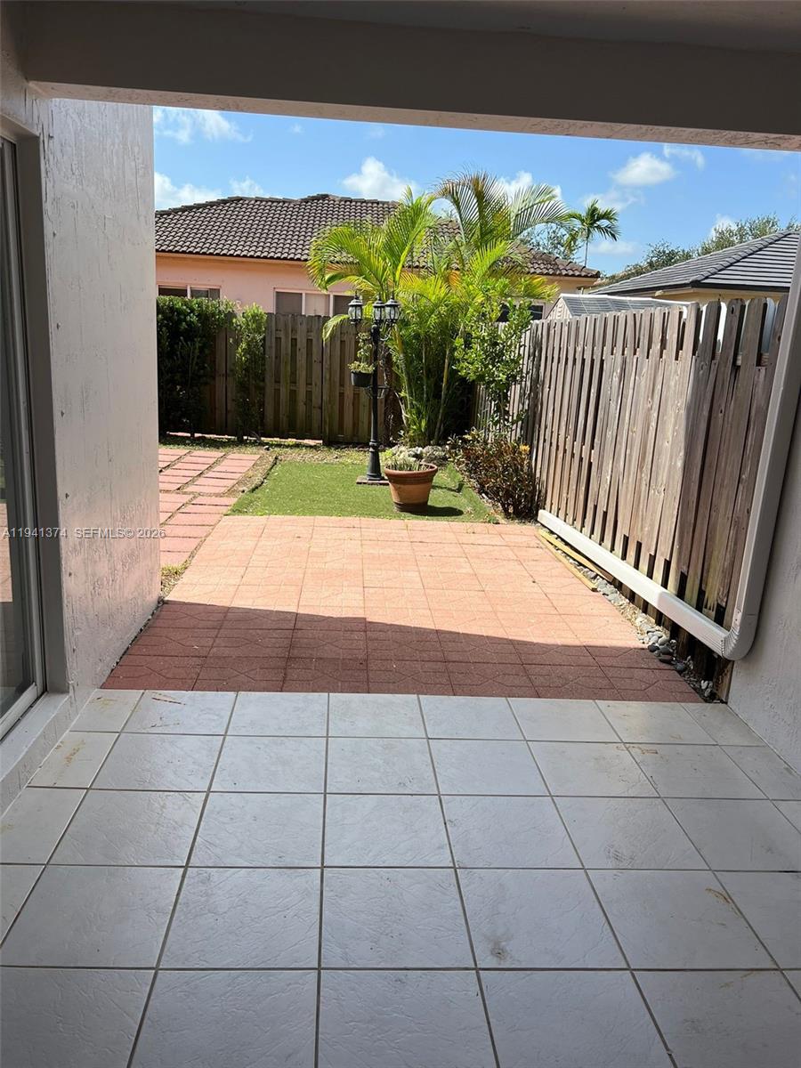 PARK LAKES SEC 3 - Residential Lease