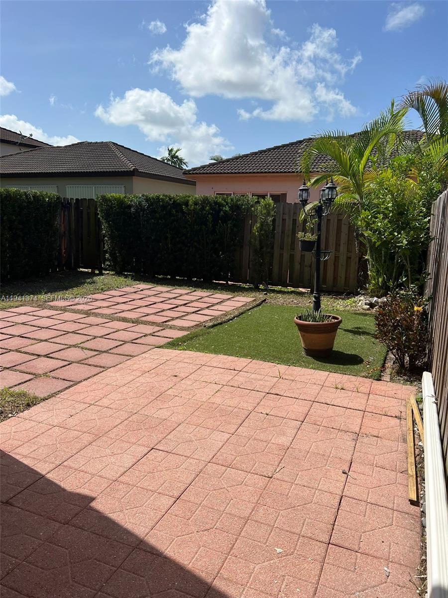 PARK LAKES SEC 3 - Residential Lease