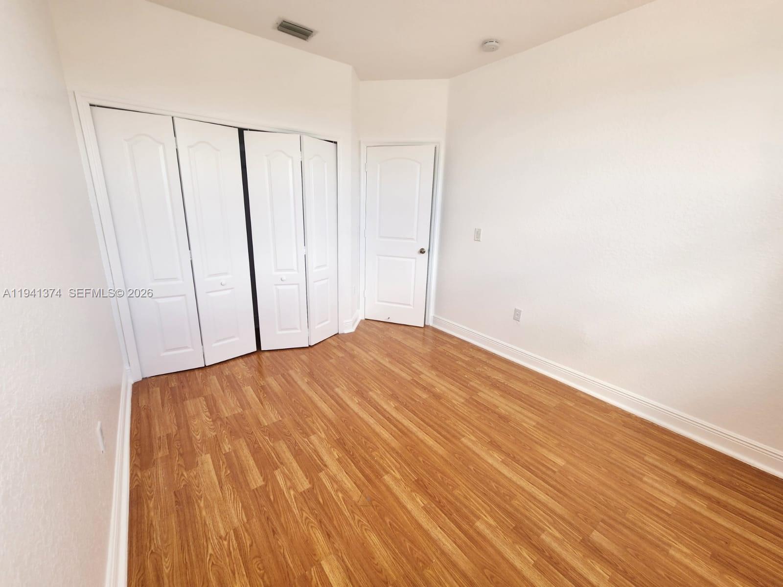 PARK LAKES SEC 3 - Residential Lease