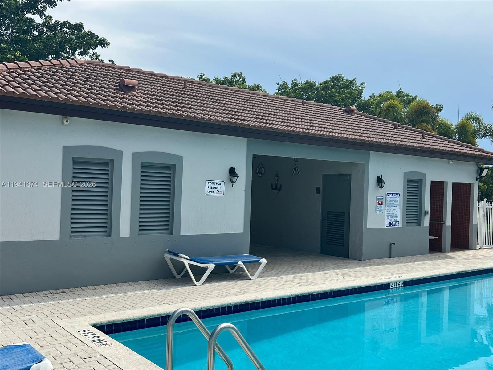 PARK LAKES SEC 3 - Residential Lease