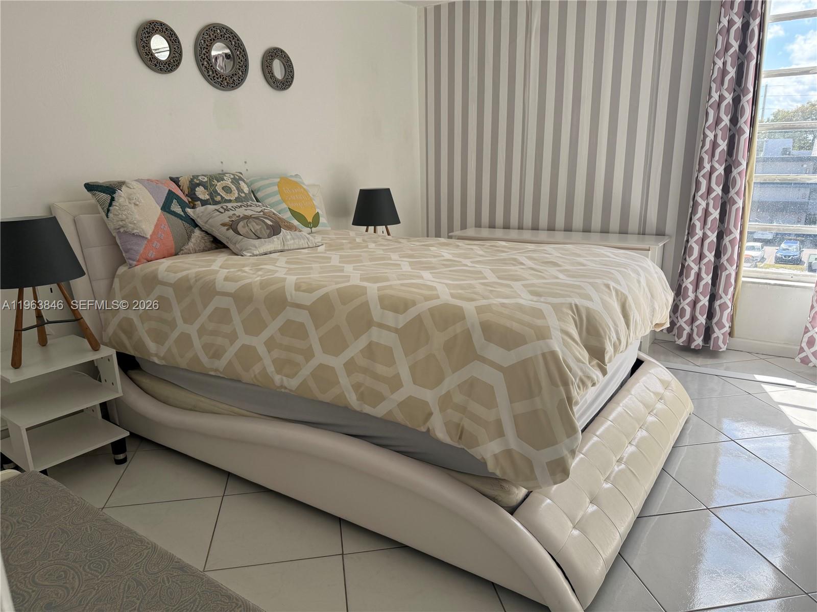 THE GREENS CONDO - Residential