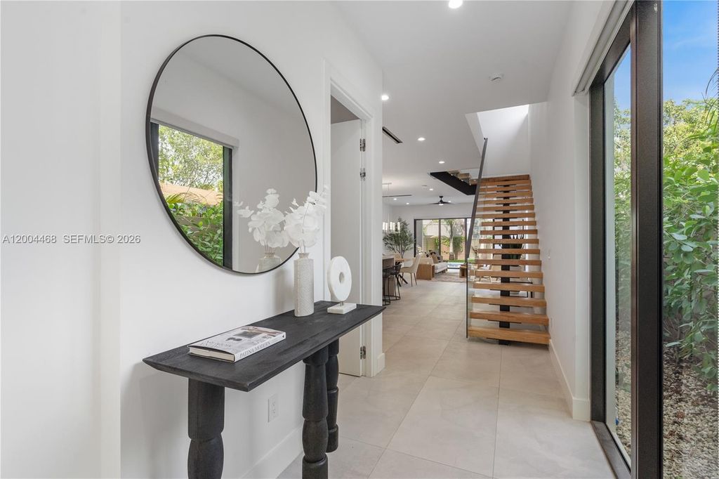 Photo of 609 NE 8th Ave #B, Fort Lauderdale, FL 33304 (MLS # A12004468)