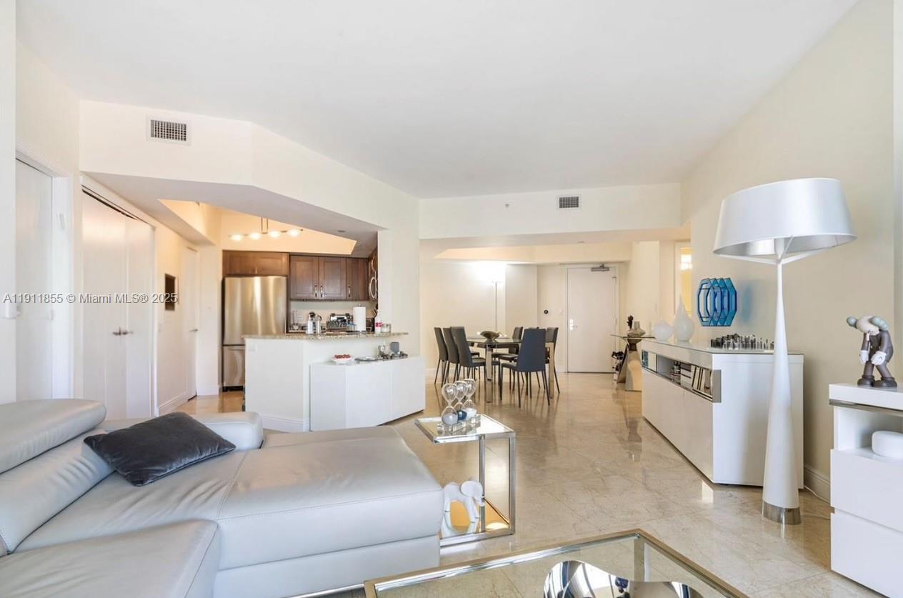 TURNBERRY VILLAGE SO TOWE - Residential