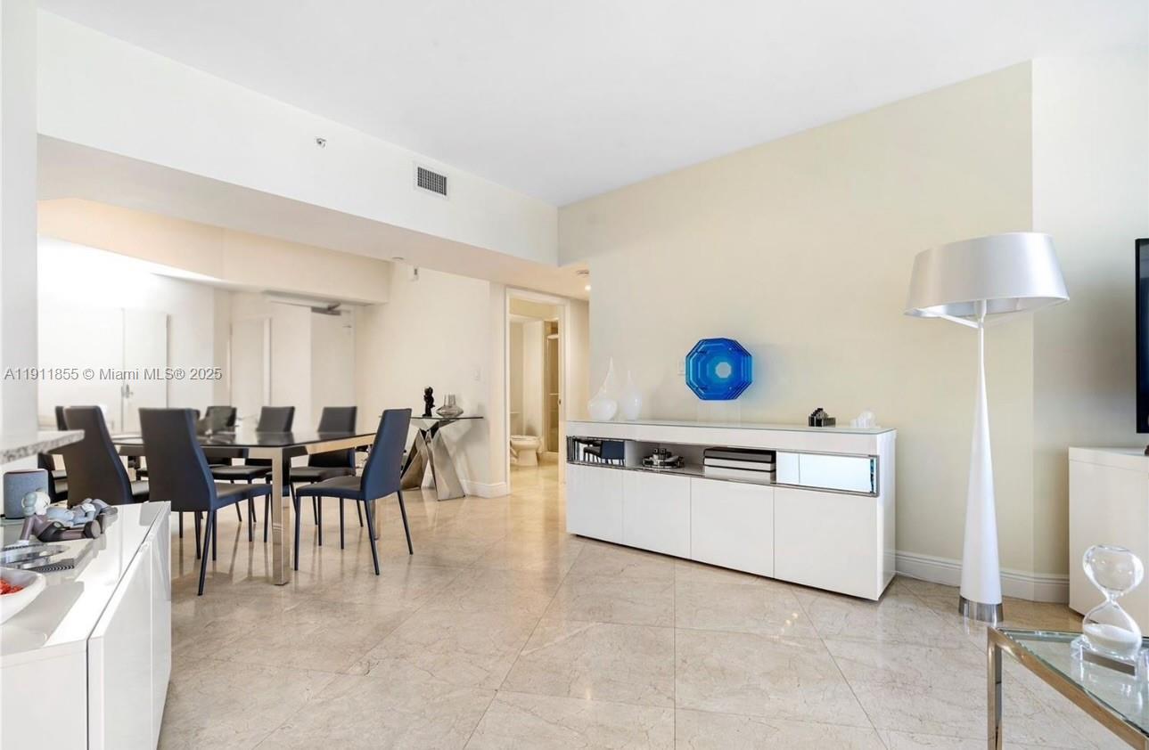 TURNBERRY VILLAGE SO TOWE - Residential