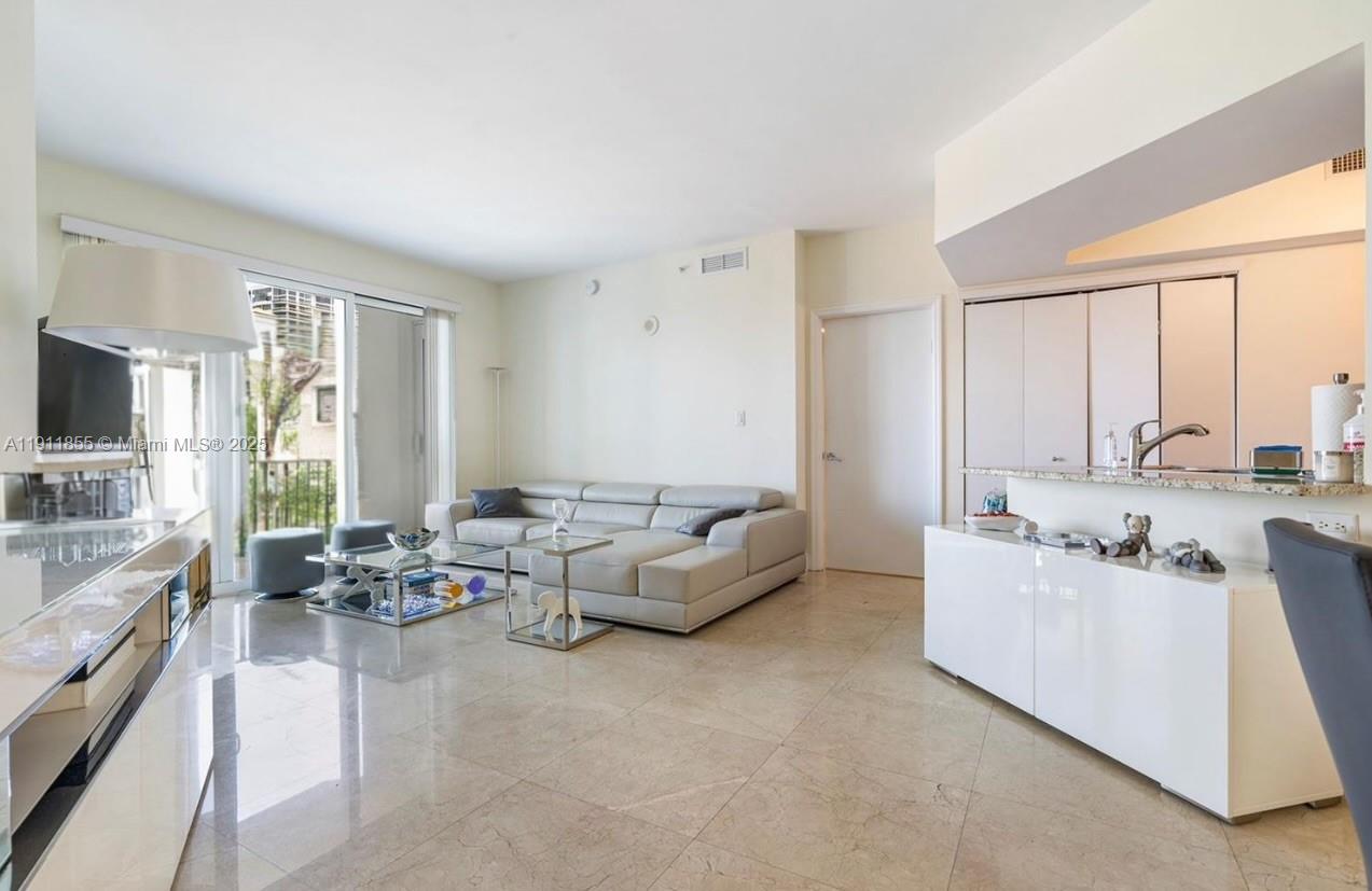 TURNBERRY VILLAGE SO TOWE - Residential