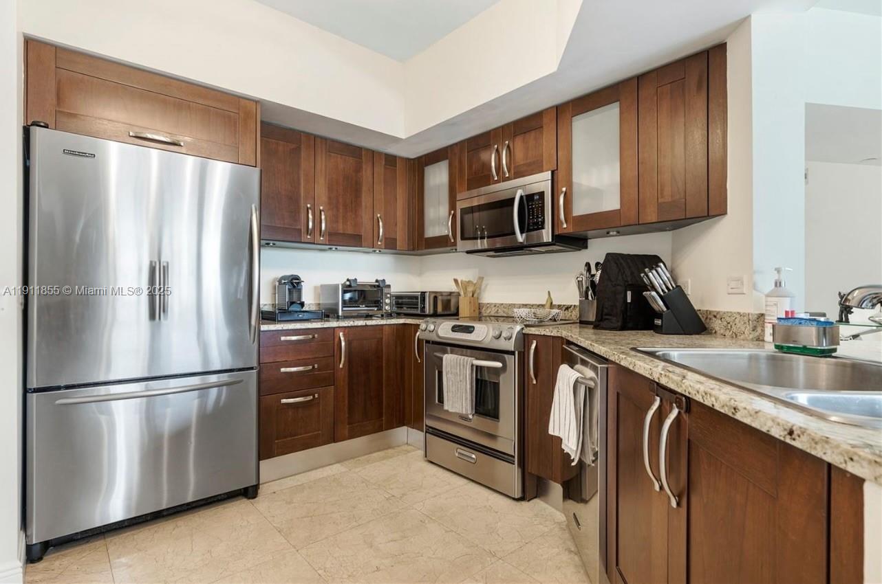 TURNBERRY VILLAGE SO TOWE - Residential