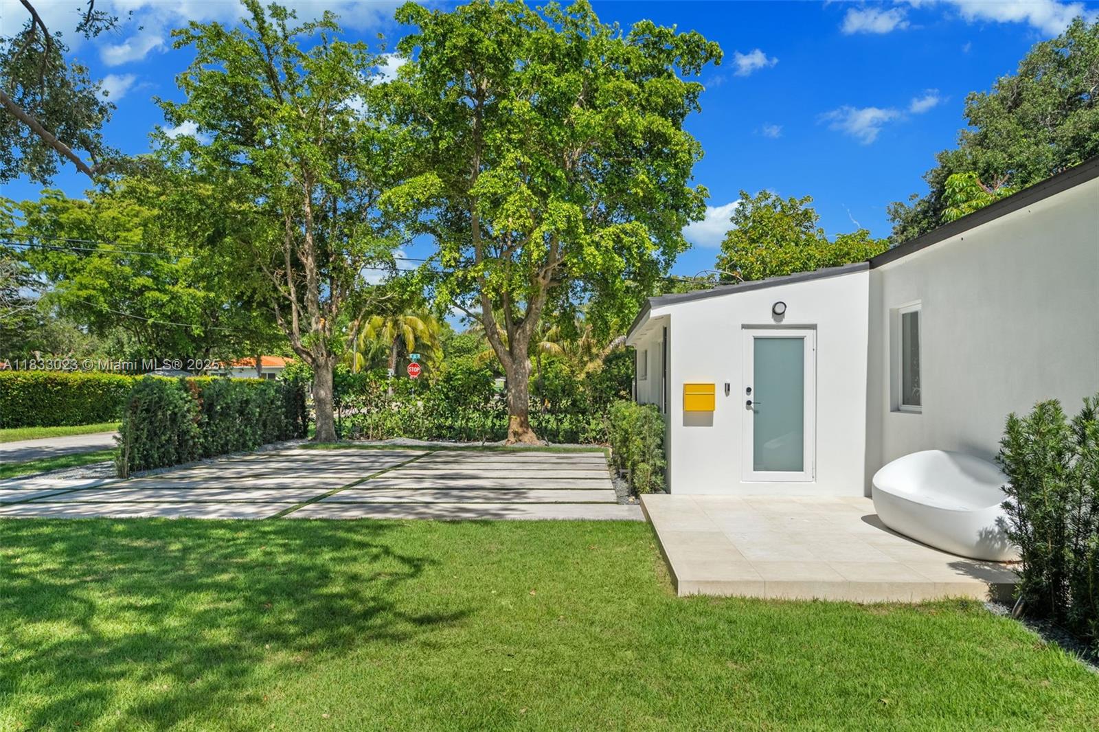 1003 NE 115 st