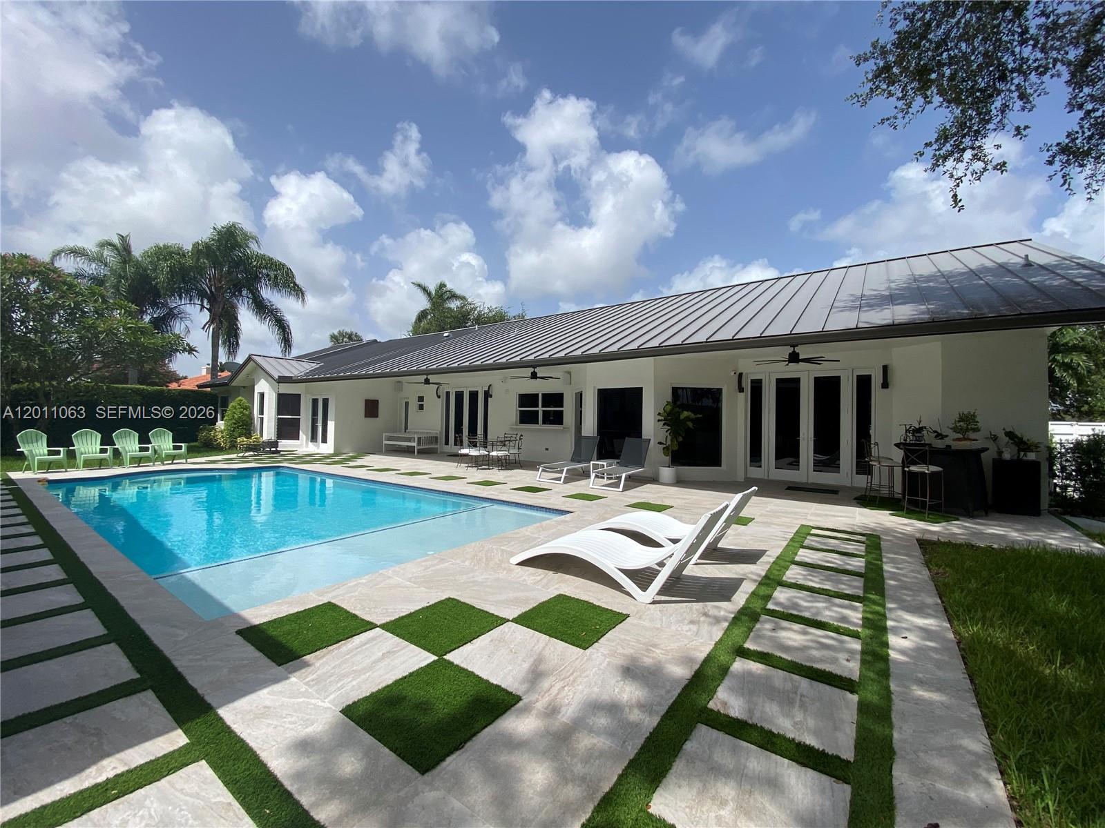 THE FALLS - Residential