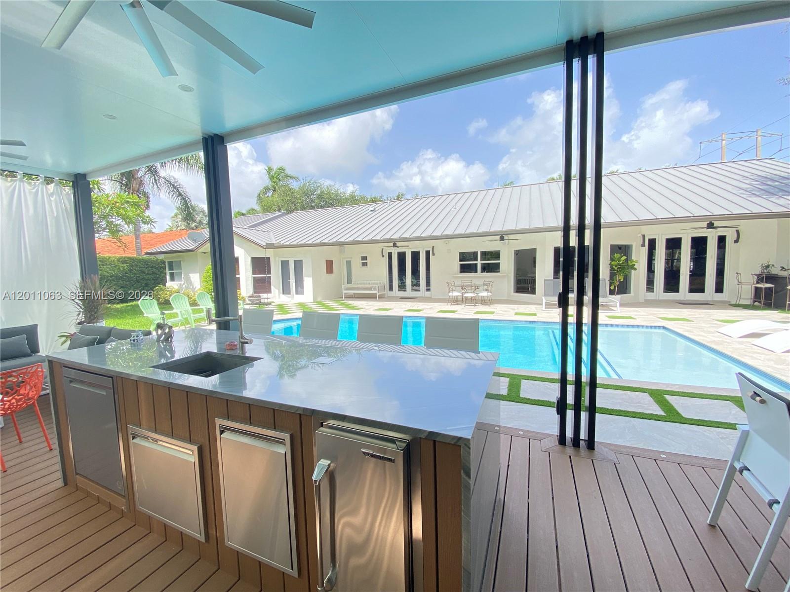 THE FALLS - Residential