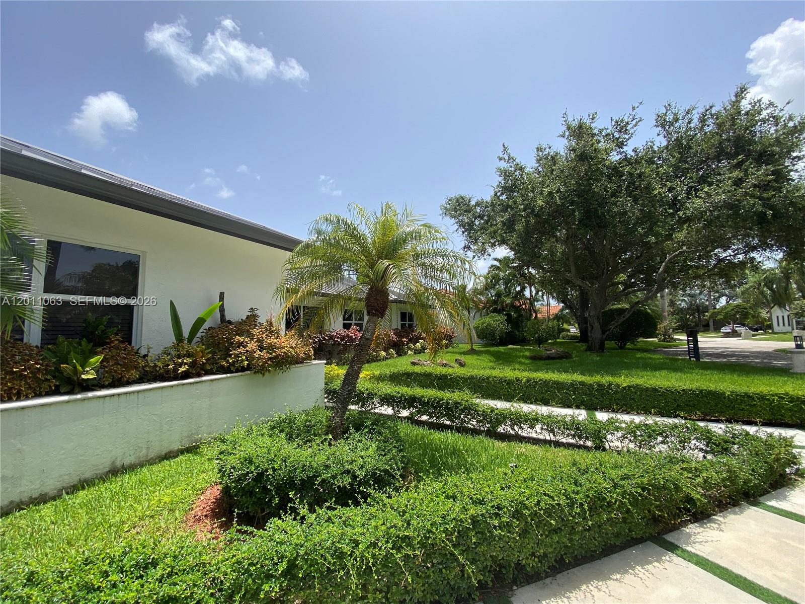 THE FALLS - Residential