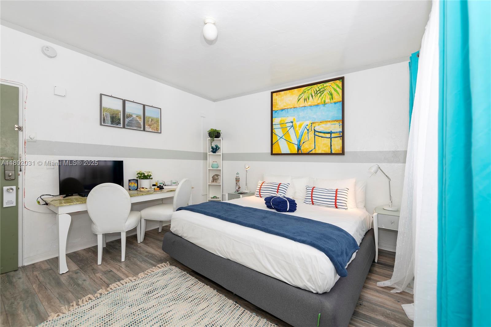 Available furnished studio !internet included ,fast approval ,easy to show ..