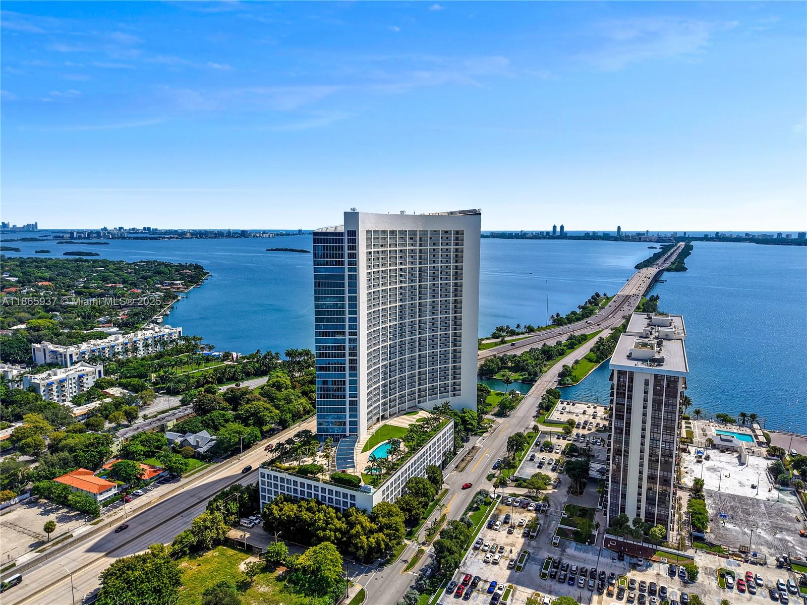 BLUE CONDO - Residential