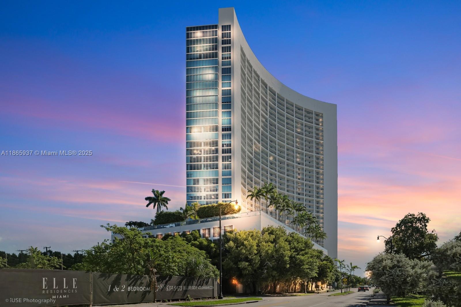 BLUE CONDO - Residential