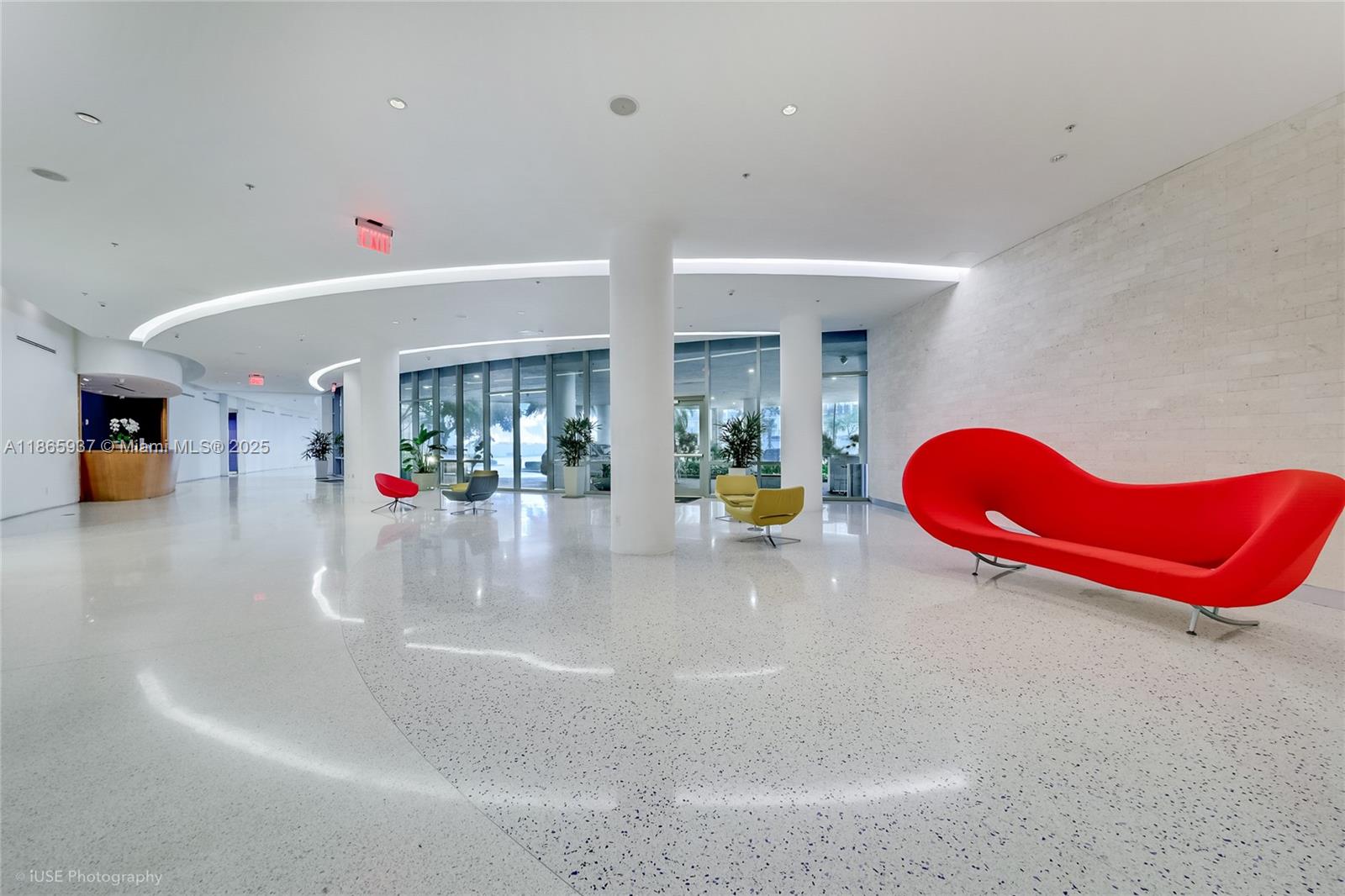 BLUE CONDO - Residential