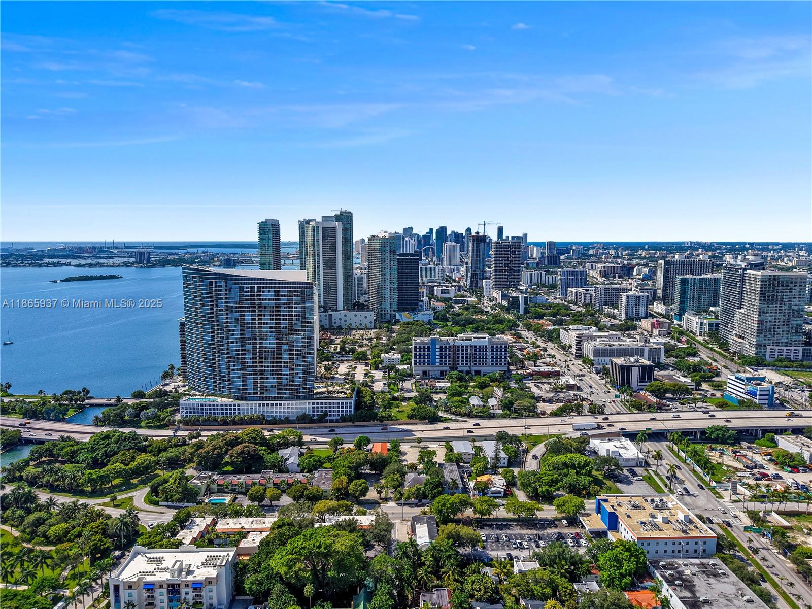 BLUE CONDO - Residential