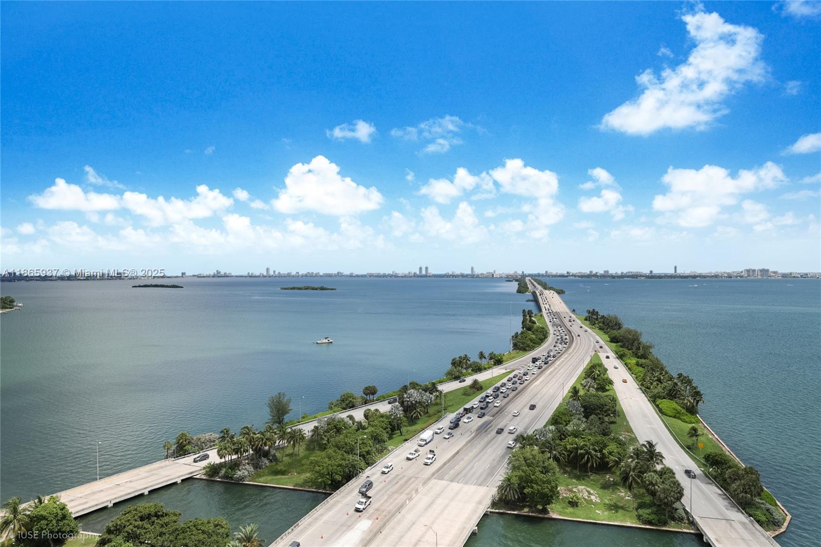 BLUE CONDO - Residential