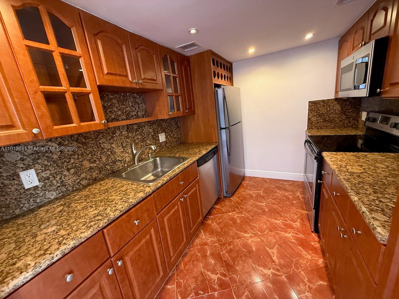 KING COLE CONDO - Residential Lease