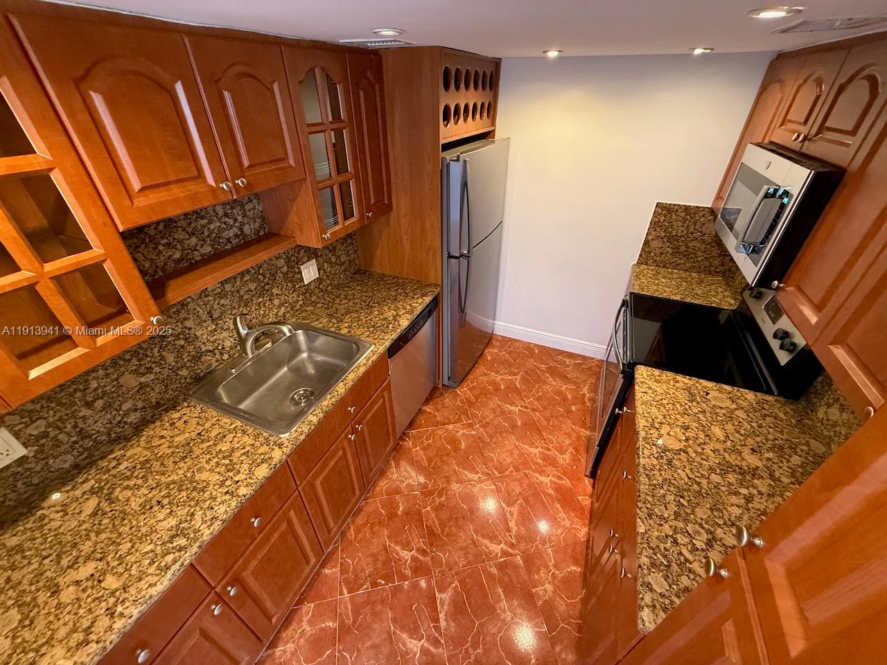 KING COLE CONDO - Residential Lease