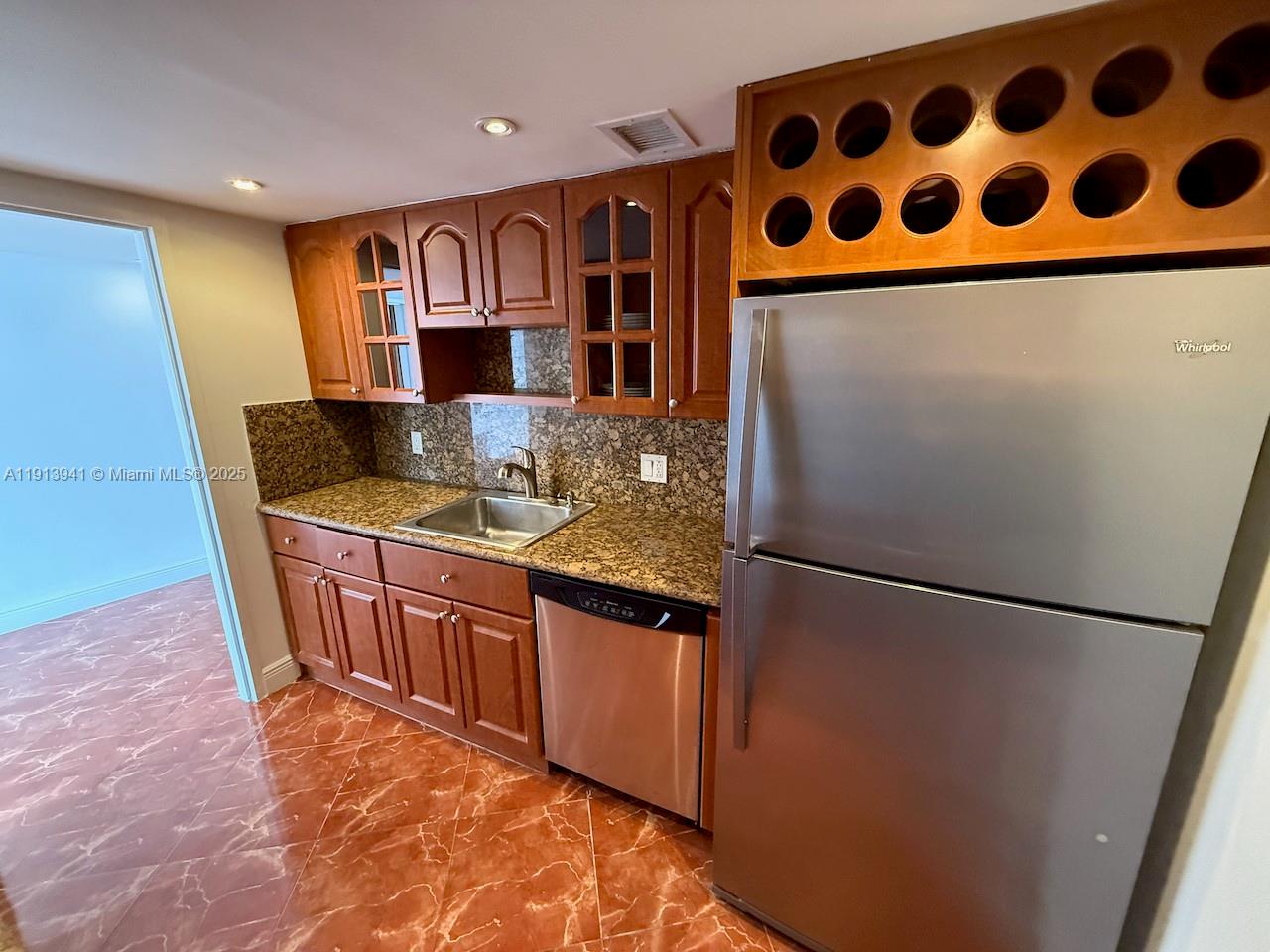 KING COLE CONDO - Residential Lease