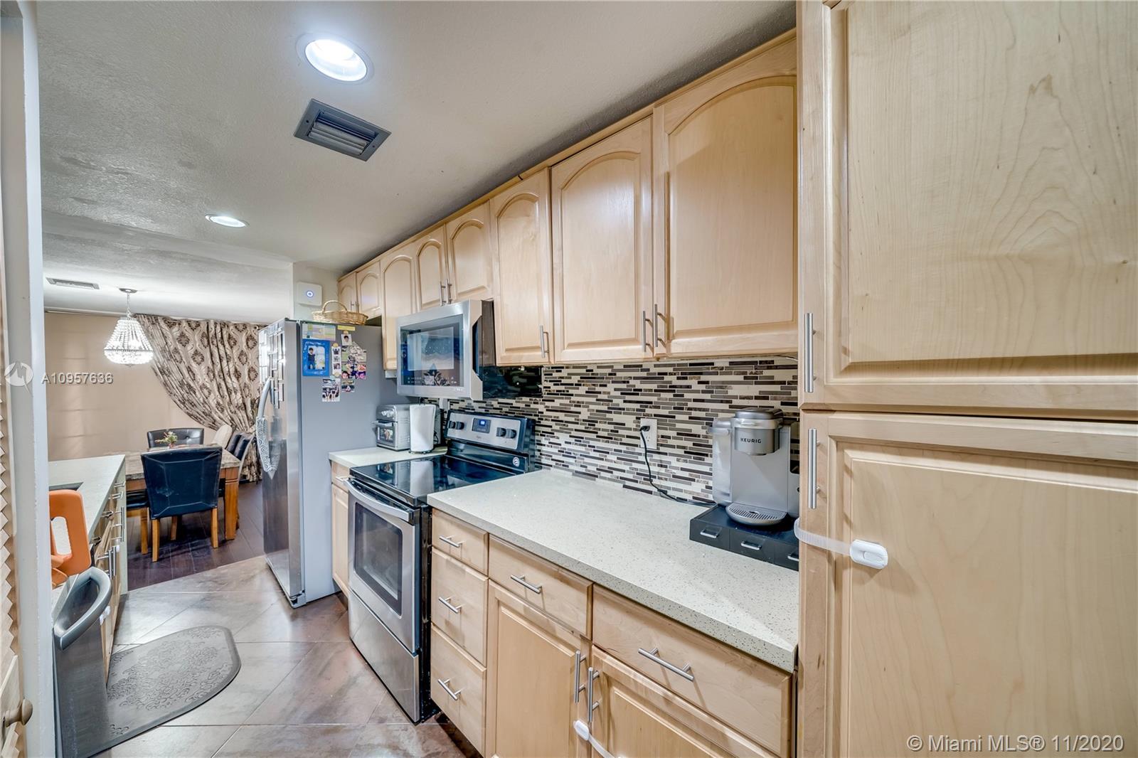 Townhouses at Jacaranda - Residential