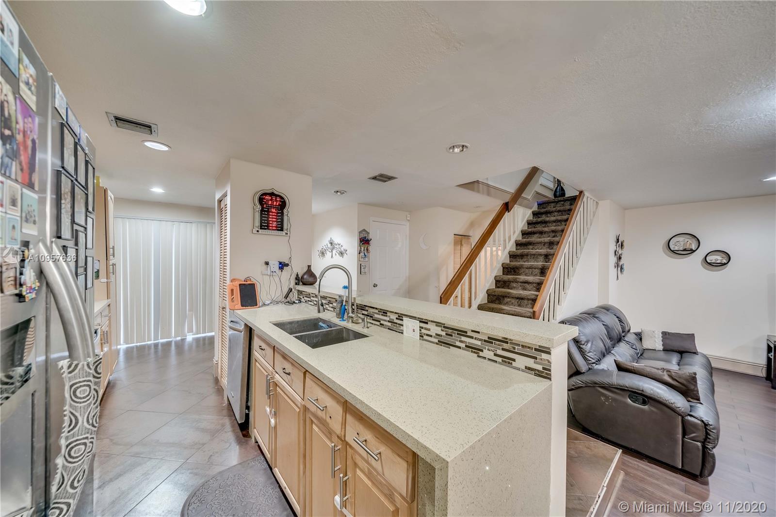 Townhouses at Jacaranda - Residential