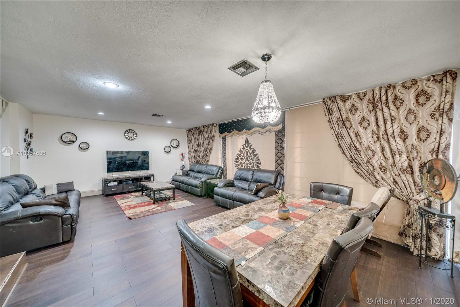 Townhouses at Jacaranda - Residential