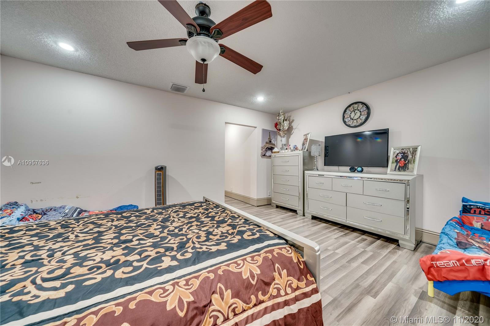 Townhouses at Jacaranda - Residential