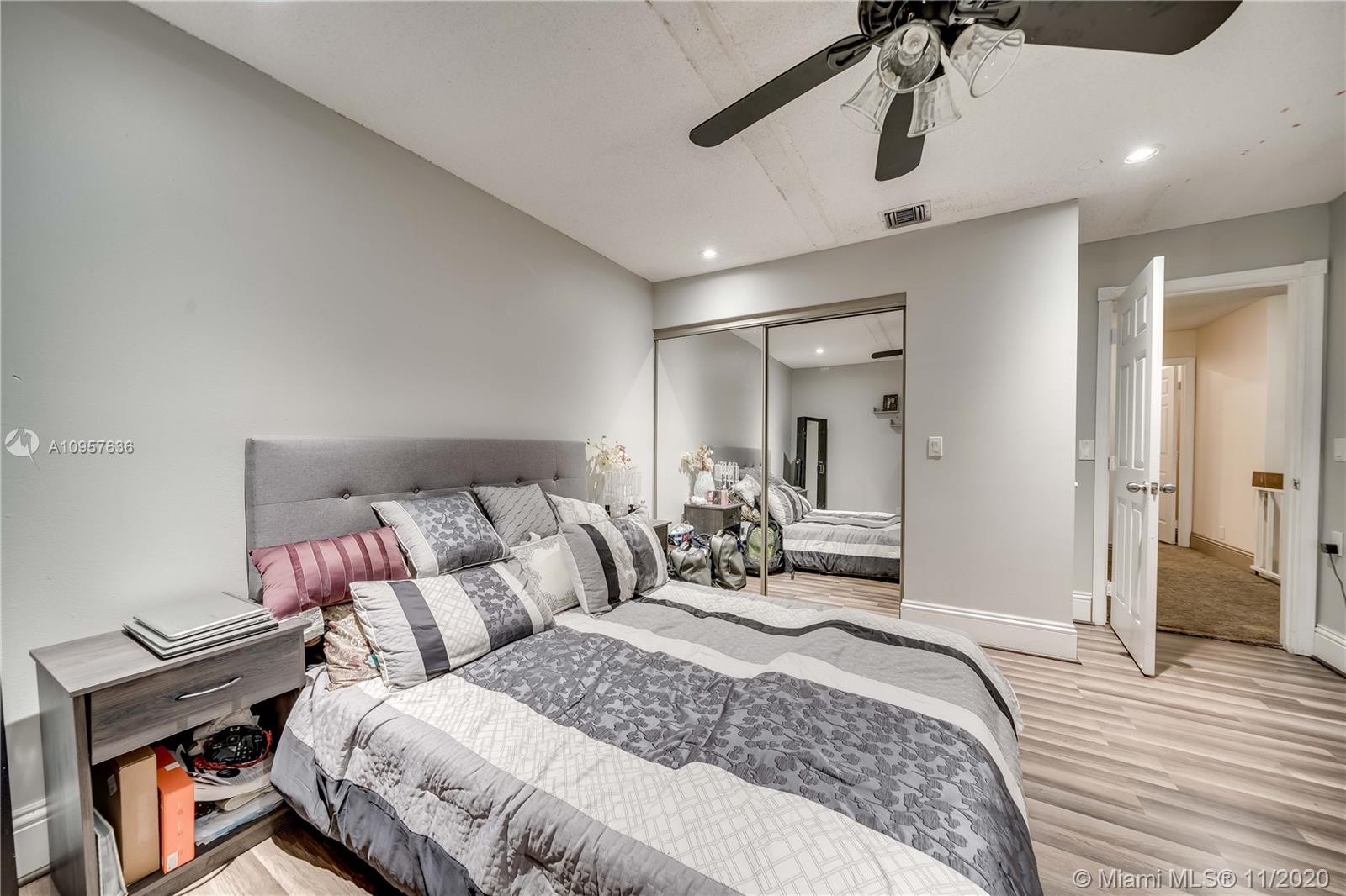 Townhouses at Jacaranda - Residential