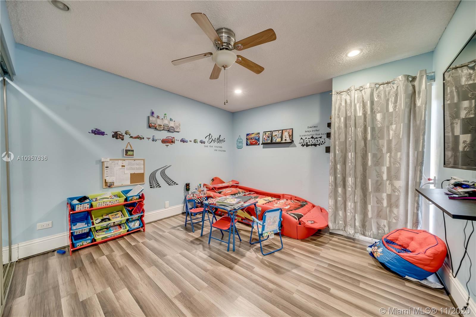 Townhouses at Jacaranda - Residential