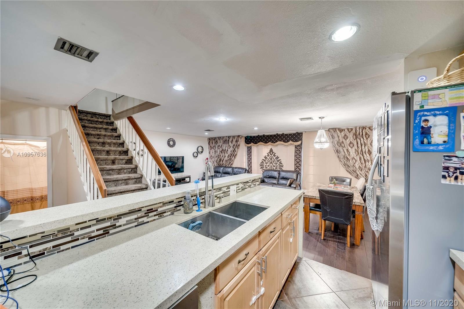 Townhouses at Jacaranda - Residential