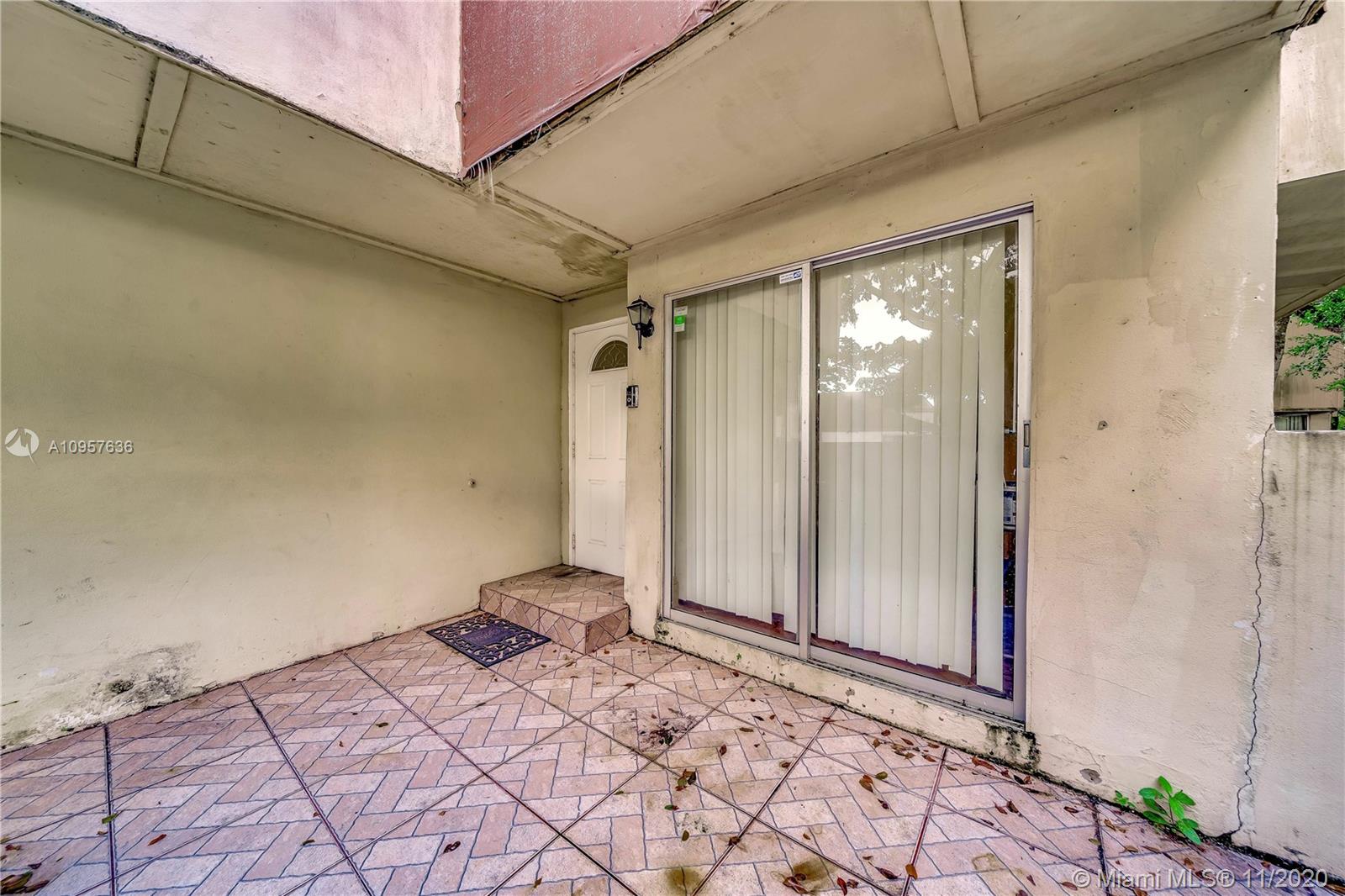 Townhouses at Jacaranda - Residential