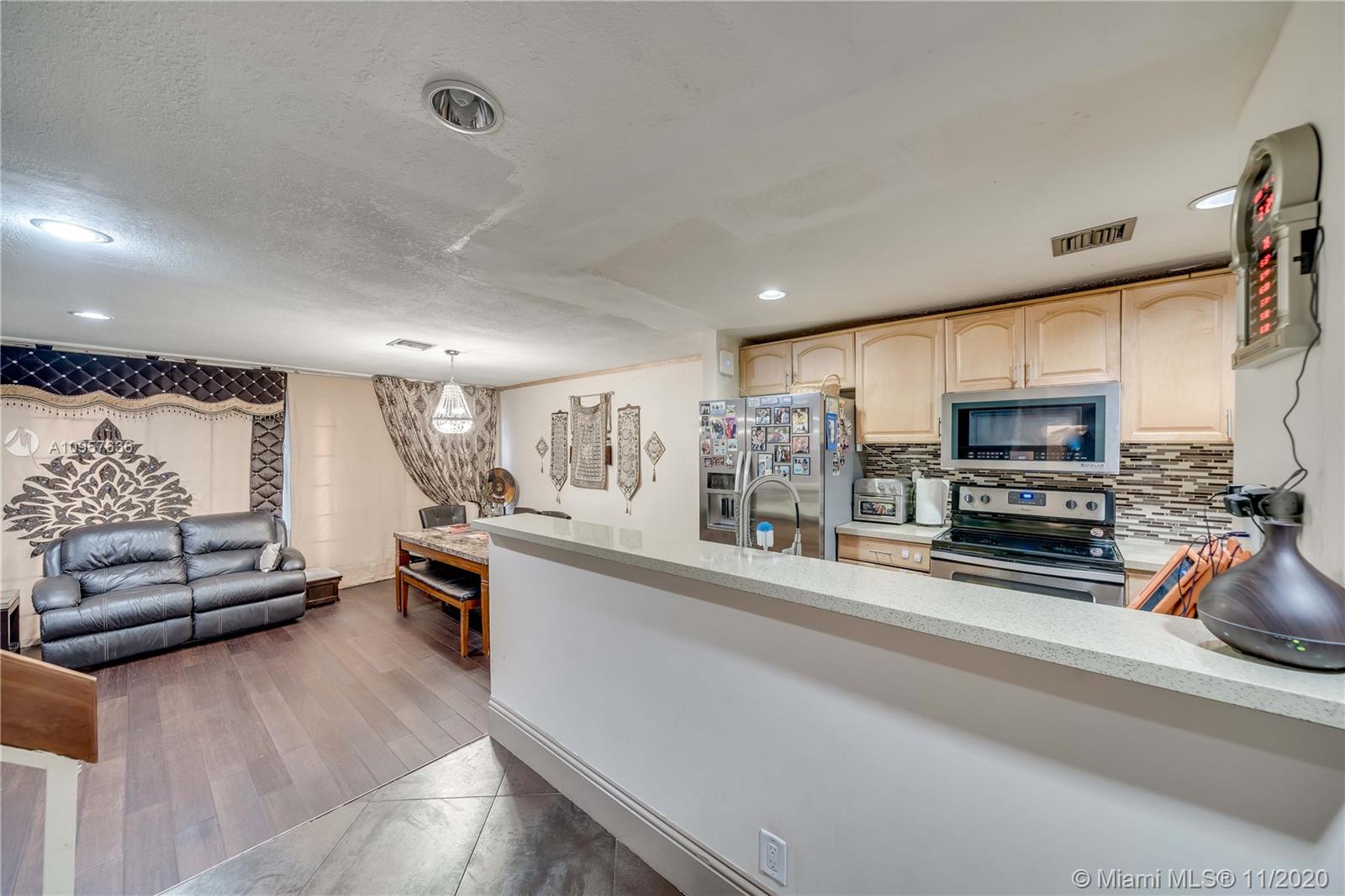 Townhouses at Jacaranda - Residential