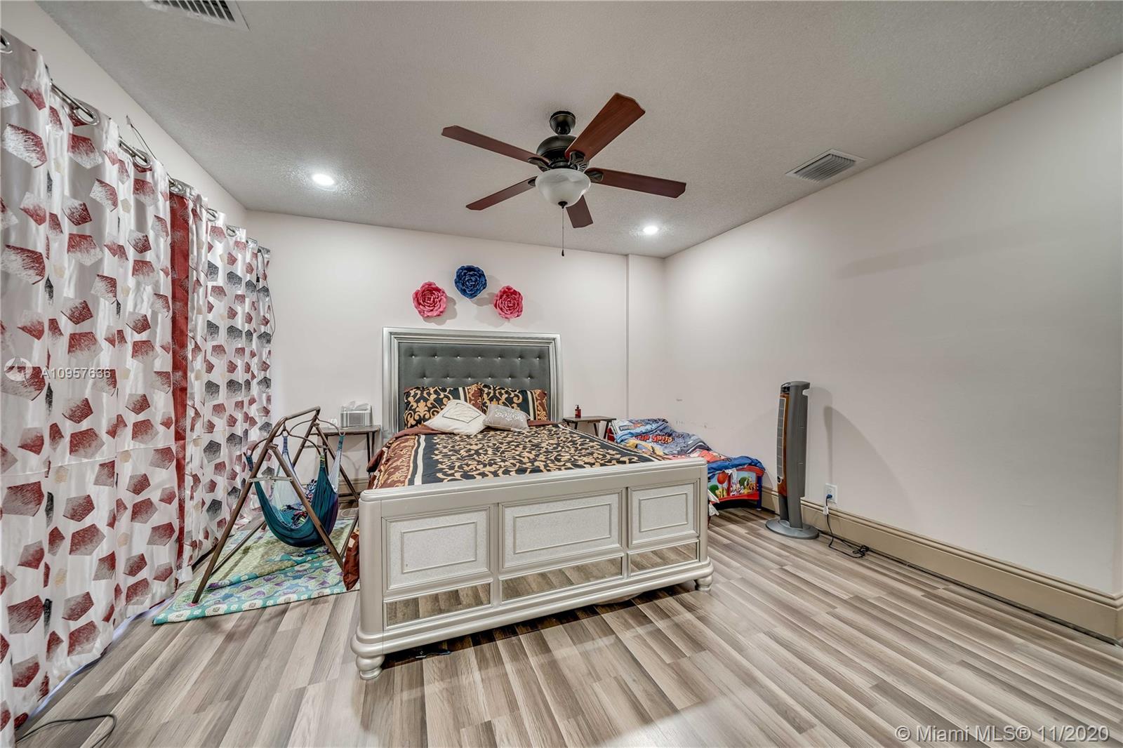 Townhouses at Jacaranda - Residential