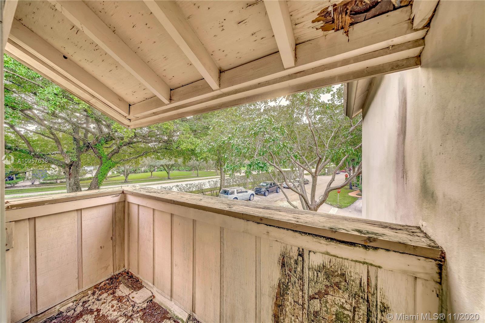 Townhouses at Jacaranda - Residential