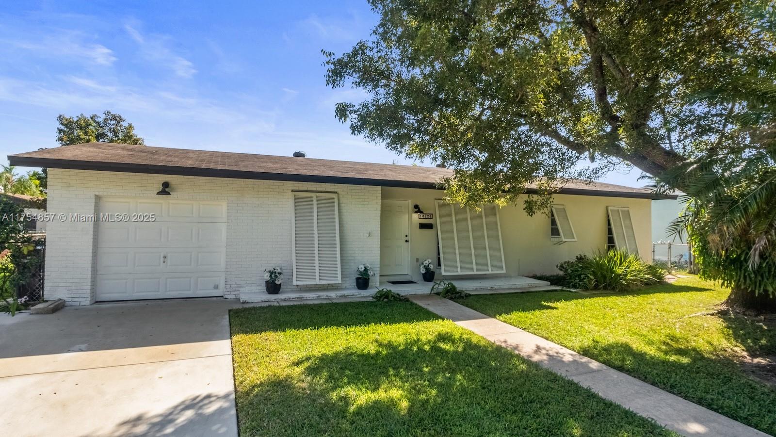 Property for Sale at 18225 Sw 94th Ave, Palmetto Bay, Miami-Dade County, Florida - Bedrooms: 3 
Bathrooms: 1  - $630,000