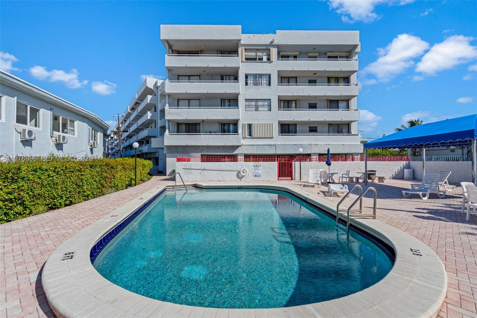 PARKVIEW PLAZA CONDO - Residential