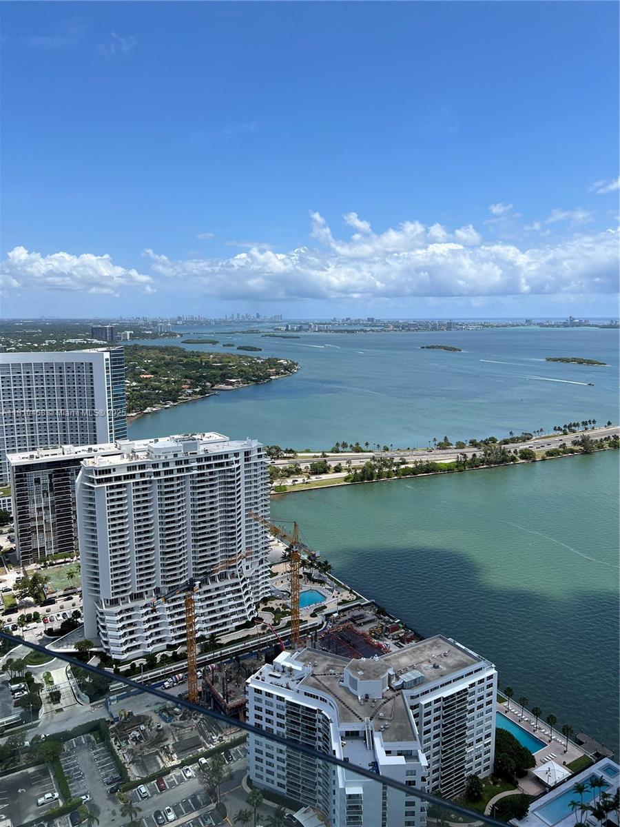 PARAISO BAYVIEWS CONDO - Residential