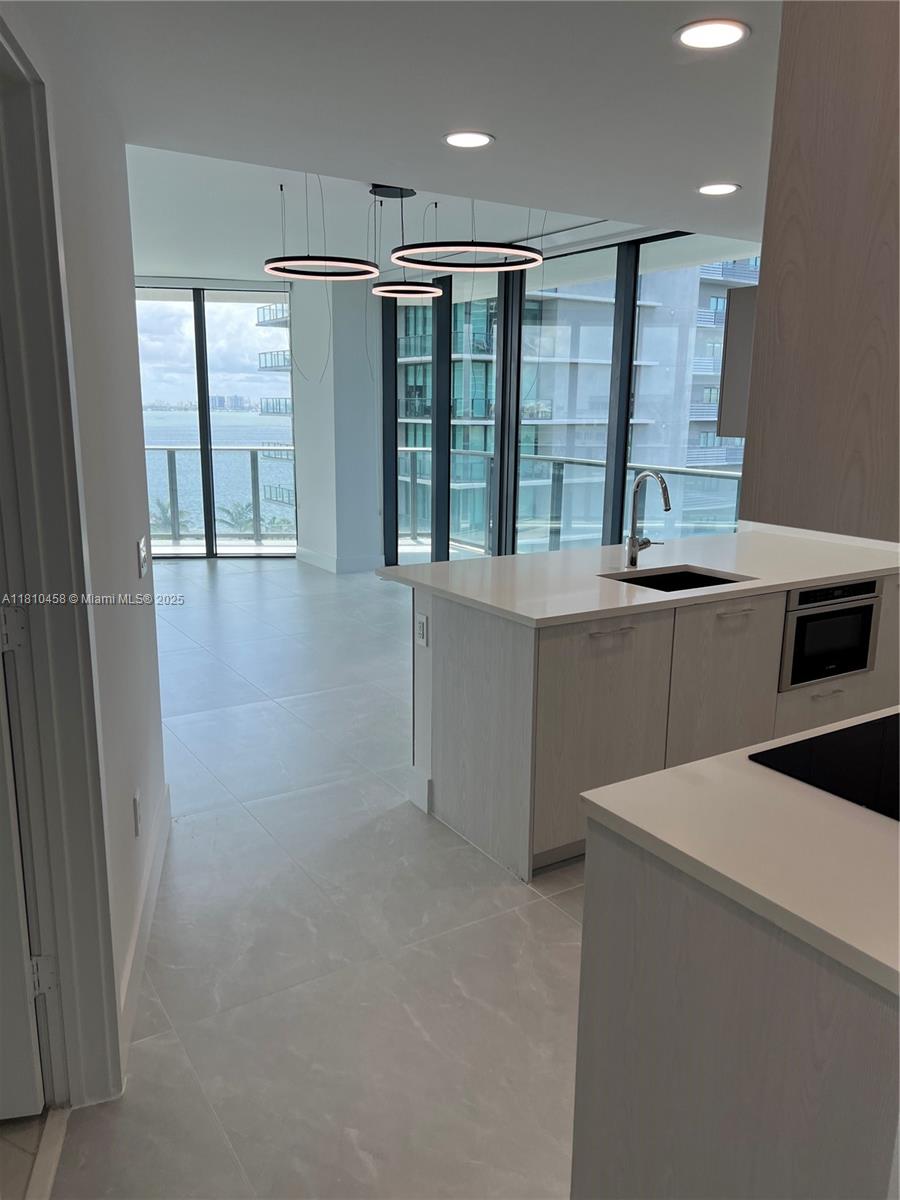 PARAISO BAYVIEWS CONDO - Residential