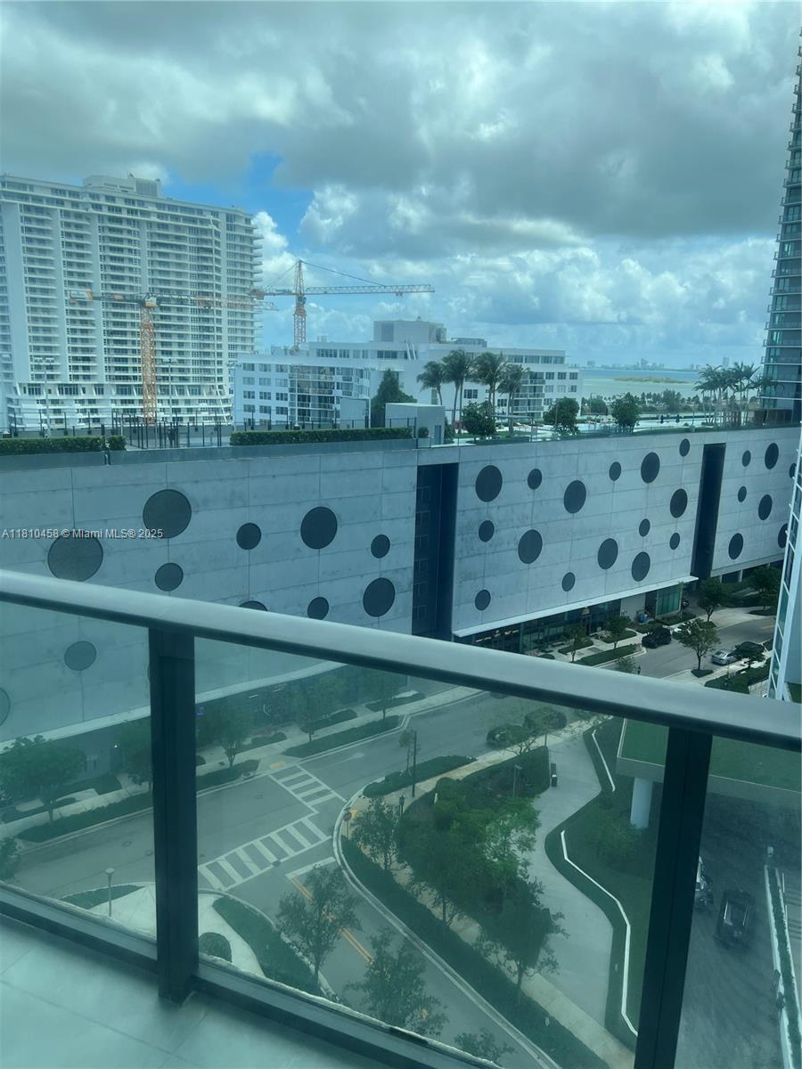 PARAISO BAYVIEWS CONDO - Residential