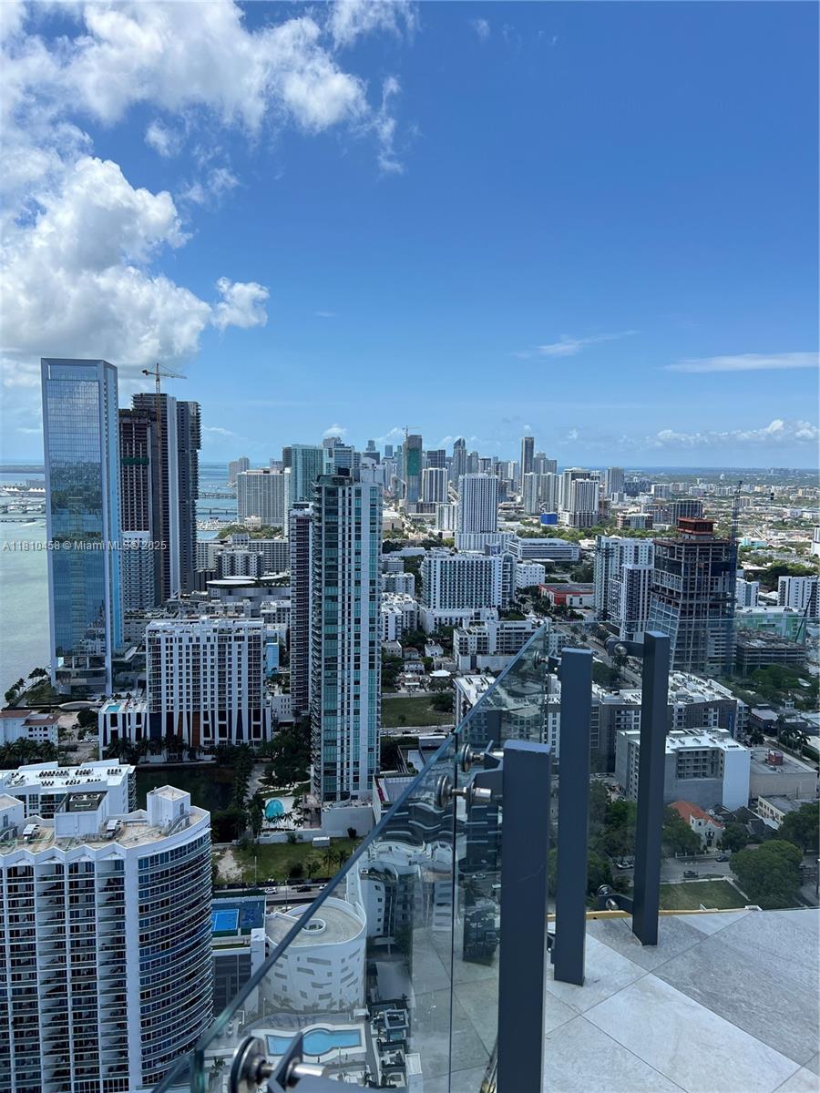 PARAISO BAYVIEWS CONDO - Residential