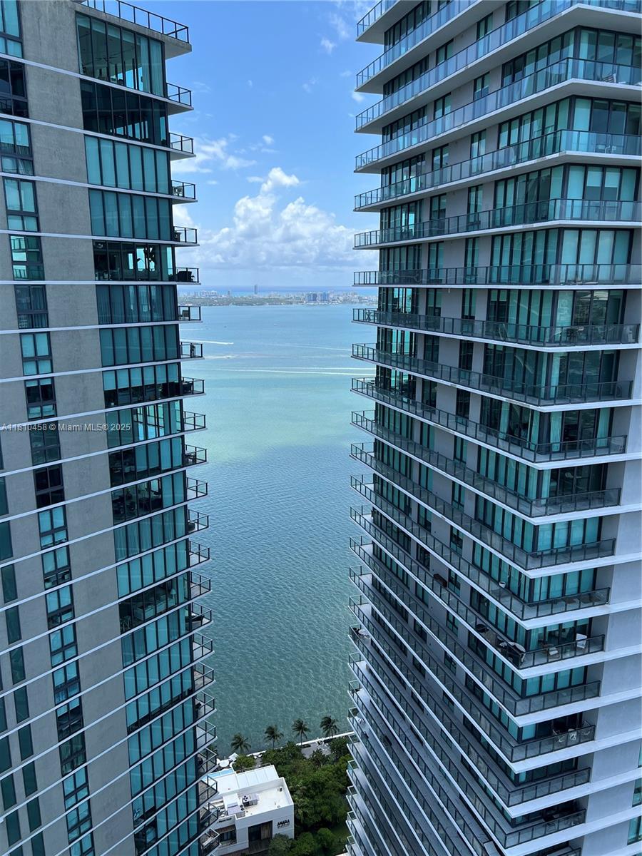 PARAISO BAYVIEWS CONDO - Residential