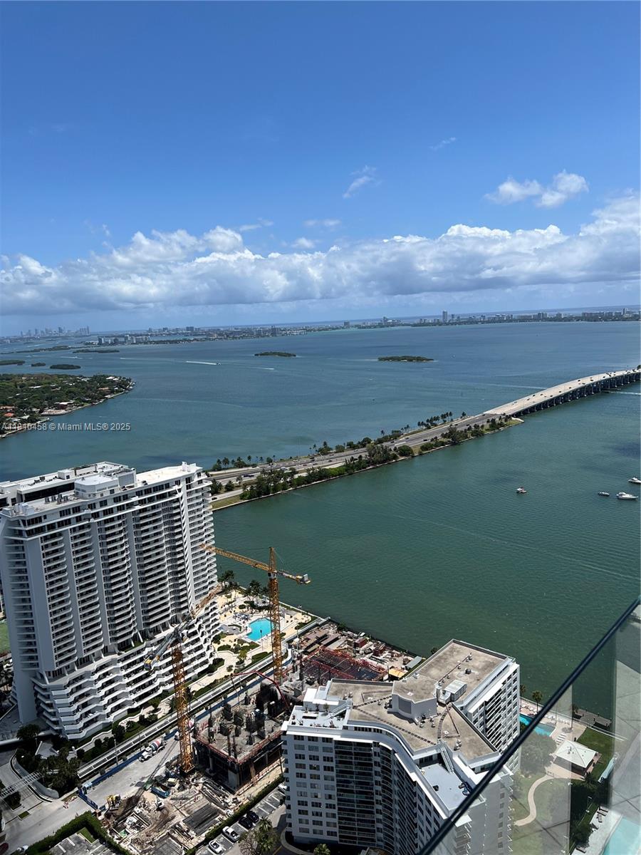 PARAISO BAYVIEWS CONDO - Residential