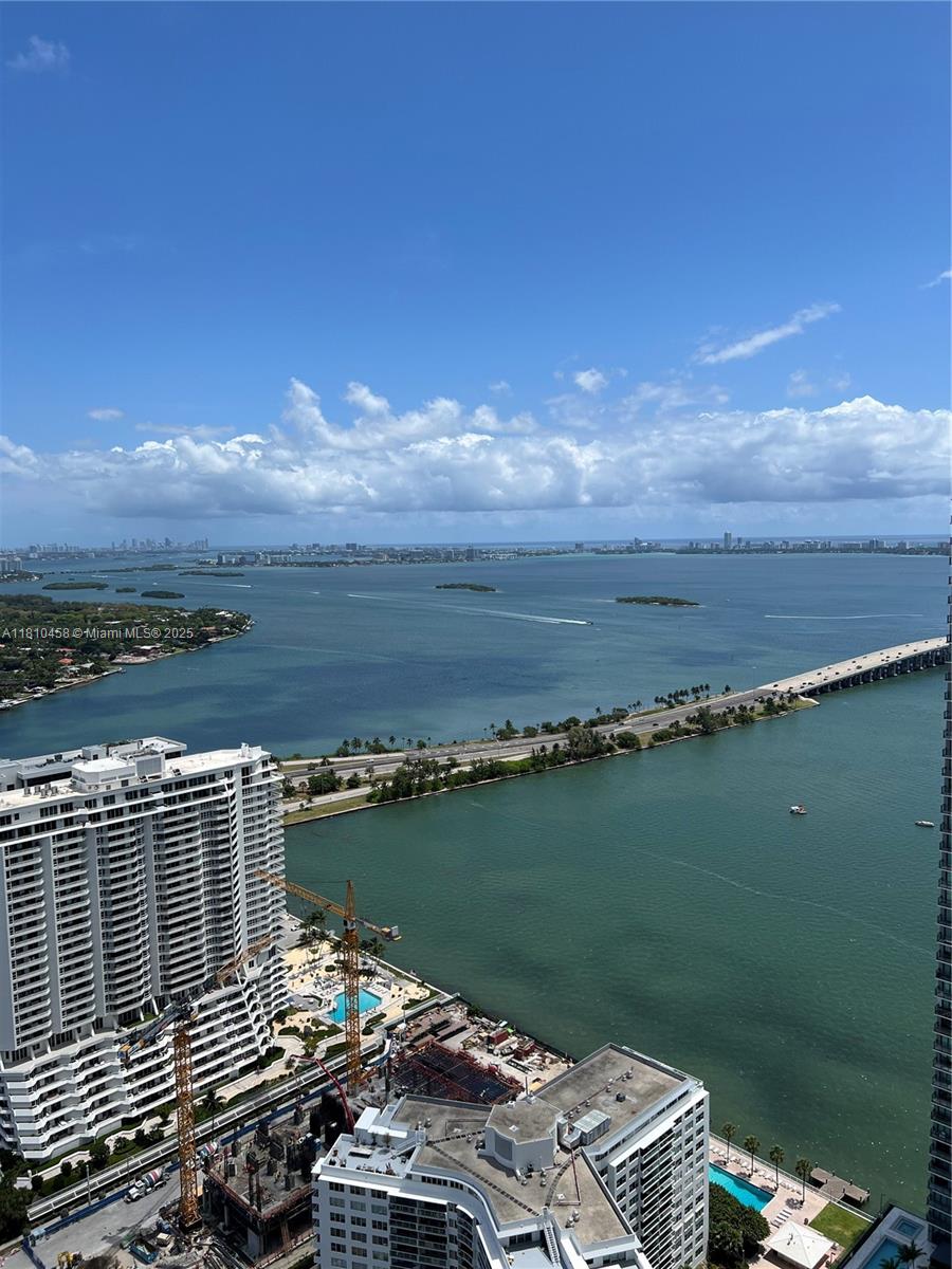 PARAISO BAYVIEWS CONDO - Residential