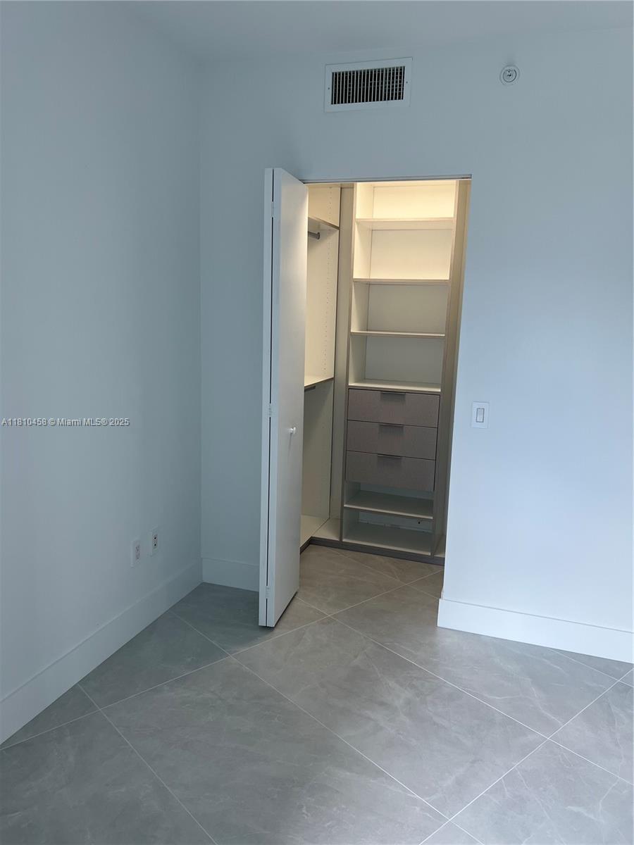 PARAISO BAYVIEWS CONDO - Residential