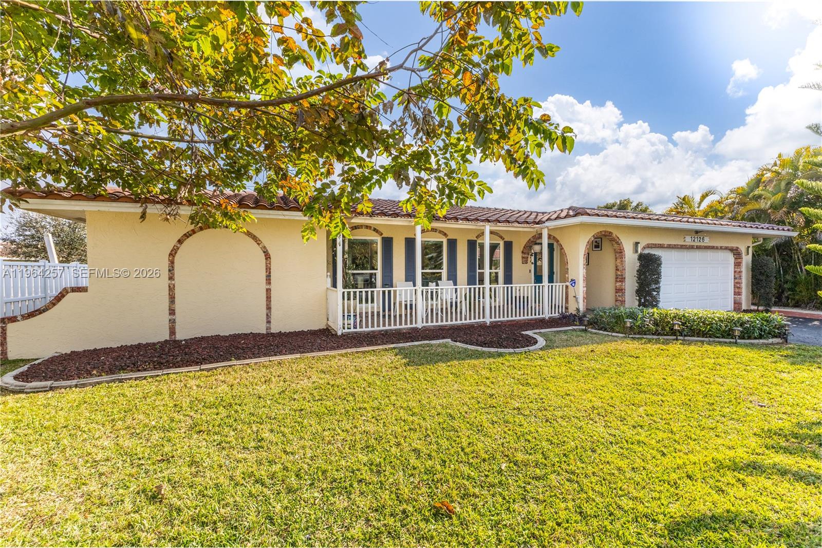 CORAL SPRINGS COUNTRY CLU - Residential