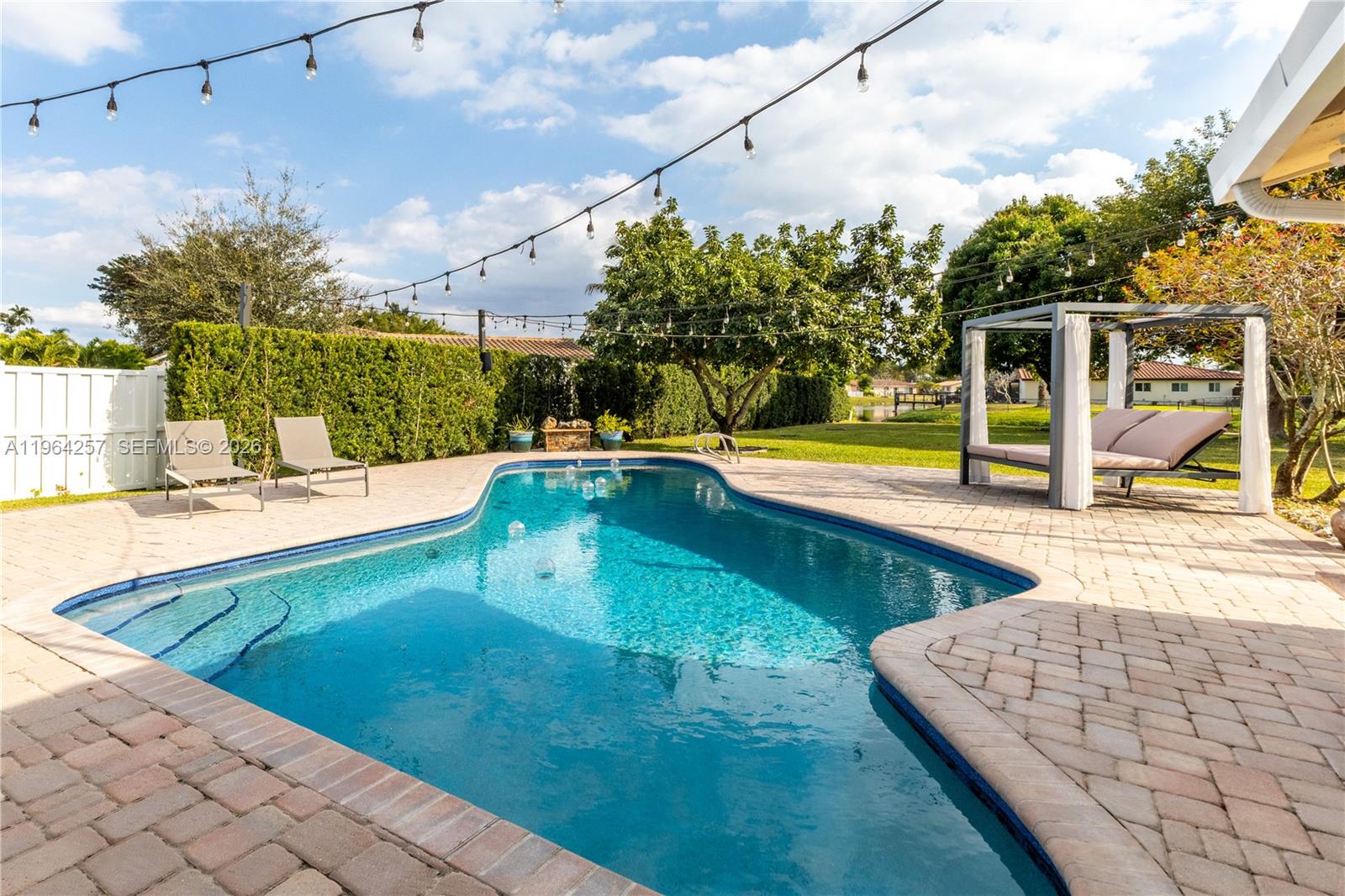 CORAL SPRINGS COUNTRY CLU - Residential