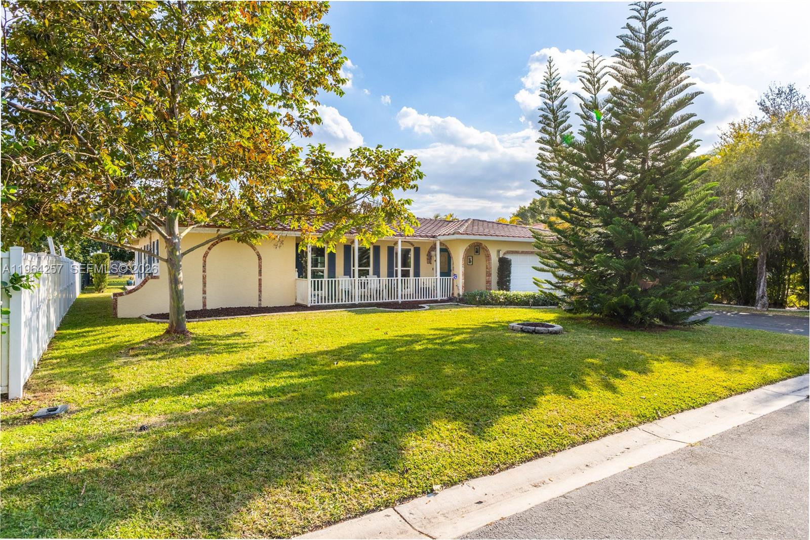 CORAL SPRINGS COUNTRY CLU - Residential