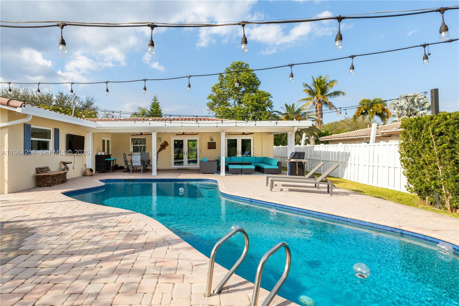 CORAL SPRINGS COUNTRY CLU - Residential