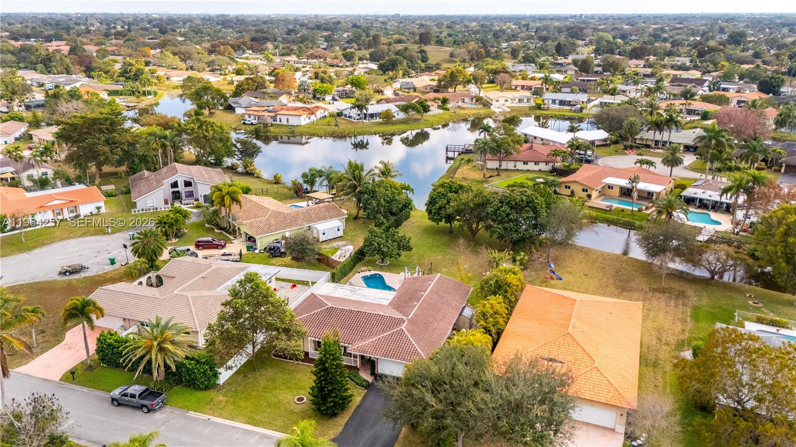 CORAL SPRINGS COUNTRY CLU - Residential