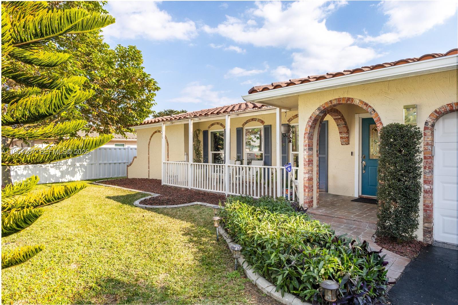 CORAL SPRINGS COUNTRY CLU - Residential